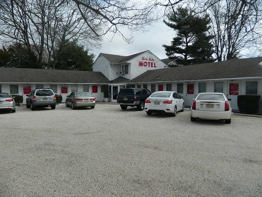 Twin Oaks Motel Manasquan Exterior photo