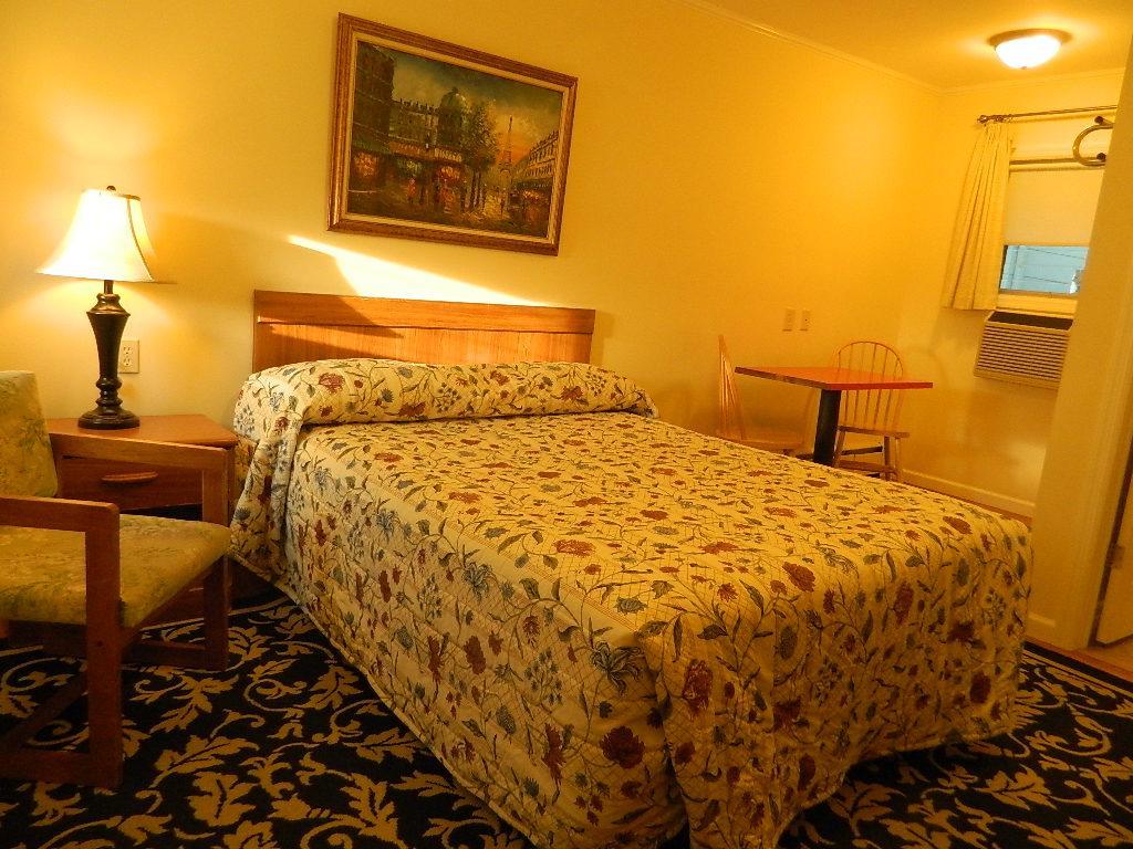 Twin Oaks Motel Manasquan Exterior photo