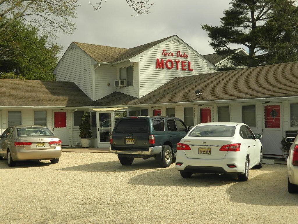 Twin Oaks Motel Manasquan Exterior photo