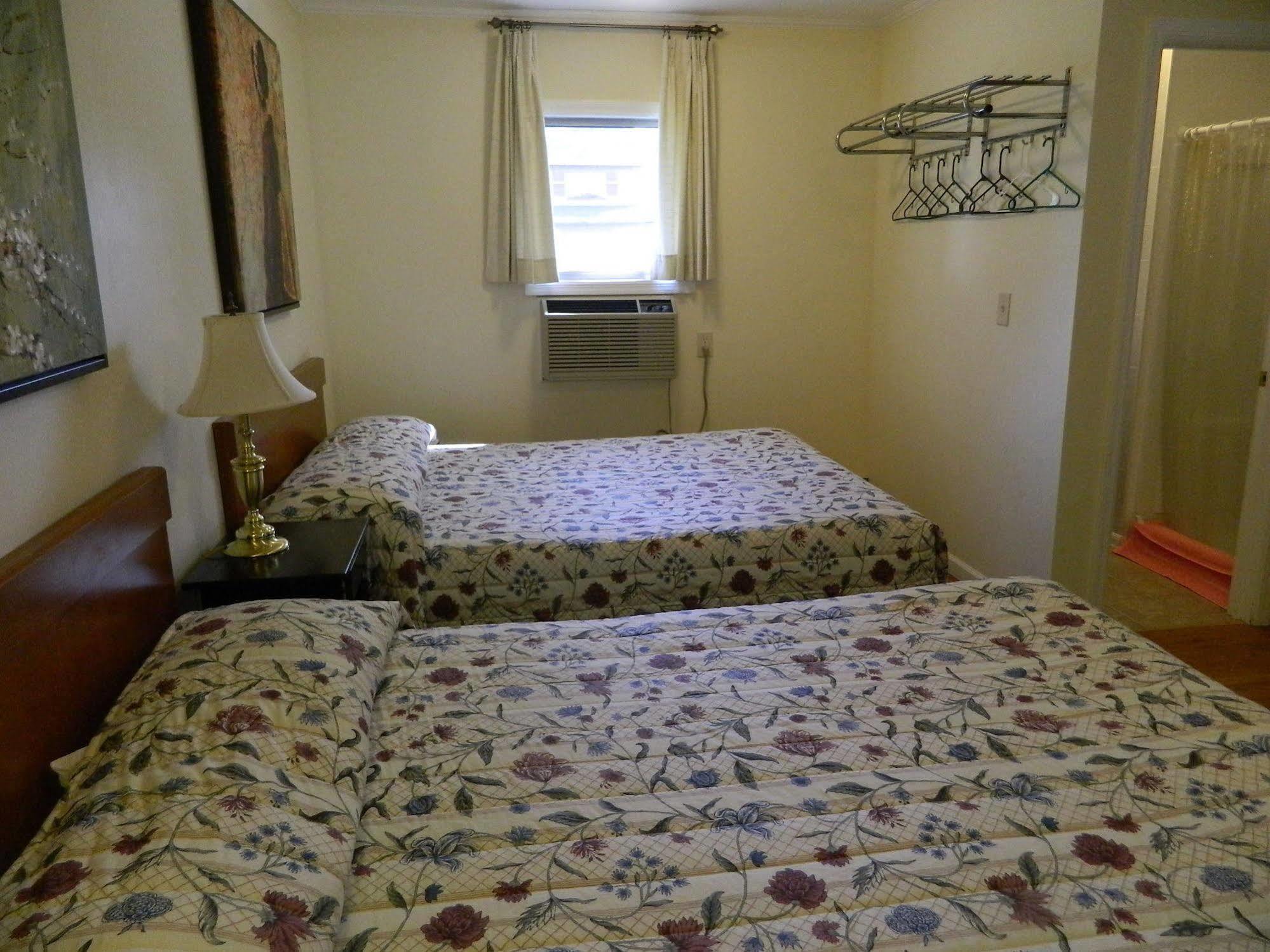 Twin Oaks Motel Manasquan Exterior photo
